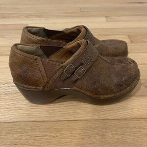 Ariat Women’s Sheila Distressed Leather Platform Clog Studded Strap Size US 10 B